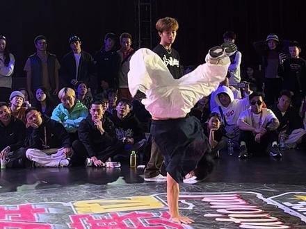 @MonkeyZ(王瑞苗) 大招频出#霹雳舞 #街舞比赛 #breaking #比赛现场