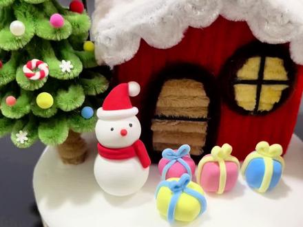 扭扭棒圣诞小场景教程来了,这次主要讲的是小房子,烟花请回看往期视频。粘土请自由创作✌️
#diy手工制作 #圣诞小场景 #扭扭棒小屋 #圣诞场景道具 #圣诞礼物