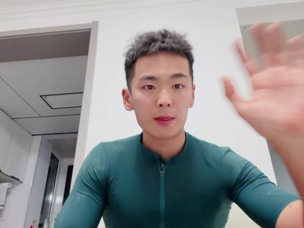 今天聊点干货,公开一下我今年三场比赛的功率数据,和如何能加入到我们车队。
#日常训练 #公路车手的日常 #美利达诺飞客中国车队