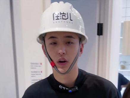#钢化玻璃爆炸玻璃淋浴房选购避坑,这几点一定要注意!小心销售猫腻多#淋浴房 #卫生间装修 #家居建材 所以你会选淋浴房还是浴帘?