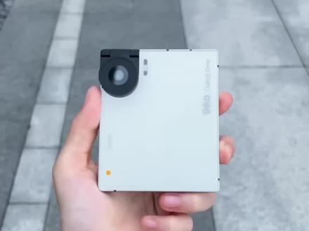 国产方块手机,瞬间梦回黑莓时代 #数码科技 #怀旧 #AI手机