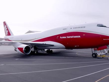 世界上最大的灭火飞机,一次能喷洒80吨阻燃剂#波音 #dou来安利纪录片 #灭火飞机 #森林灭火