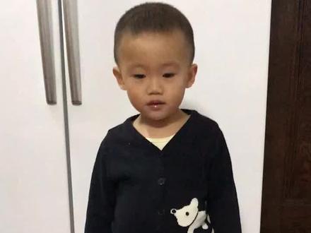 转圈圈的亲子英语,他的快乐就是当母亲的快乐 #启蒙英语 #每日亲子英语 @抖音小助手
