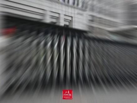 【商务部:如日方一意孤行,中方将坚决采取必要措施】(剪辑 李思羽)11月20日下午,商务部举行例行新闻发布会。有媒体提问称,日本首相高市早苗近日涉台错误言论,已经对中日经贸交流合作产生严重负面影响,请问发言人有何评论?中方是否考虑依据《中华人民共和国反外国制裁法》等,对日本相关个人或实体采取经济反制措施?
对此,商务部新闻发言人何咏前表示,近日,日本首相高市早苗公然发表涉台错误言论,从根本上损害中日关系政治基础,对双方经贸交流合作带来了严重负面影响。中方敦促日方本着对历史和中日关系负责任的态度,收回错误言行,切实履行对华承诺,为两国经贸合作创造良好环境。如果日方一意孤行,继续在错误的道路上越走越远,中方将坚决采取必要措施,一切后果由日方承担。#中日关系 #反外国制裁法 #商务部回应是否对日本经济反制 #高市早苗打错了算盘