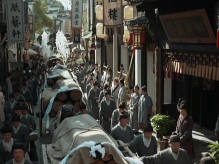 今晚#家业 的剧情太夯了,用送殡的方式送松材,是李家对待田家强取豪夺的正确方式#李祯 用纸钱砸田家人,看得真解气#杨紫 #好剧推荐 #电视剧