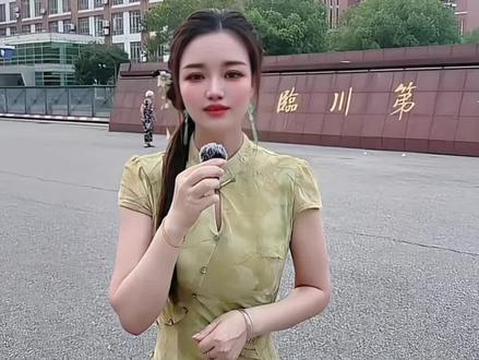 高考的脚步越来越近了,倒计时的数字即将归零!十二年寒窗,日夜兼程,少年们终于要站上属于自己的战场。愿所有考生放平心态,提笔从容自信,合笔如愿以偿。放手一搏,倾尽少年英气,不负韶华!刷到视频的朋友们,可以留下一句祝福,为学子们加油打气!祝愿所有学子,落笔生花,金榜题名!#高考倒计时为高考加油 #高考必胜#高考加油#高考