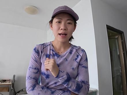 中短距离越野备赛攻略|训练+养护一站搞定 终于摸索出中短距离越野赛备赛全攻略了!
新手也能直接照做,练得对、跑得稳、膝盖还不遭罪~
一、日常训练计划(新手直接抄)
每周3-4次,不卷不伤身
🔸 山野训练:1次,20公里+2000爬升(内含推荐路线)
🔸 力量训练:1-2次,上肢+臀腿+脚踝稳定
🔸轻松跑:2-3次,10-15公里,强化心肺
二、膝盖养护|越野跑保命重点
真的别等疼了再养!越野下坡最费膝👇
✅ 益节氨糖:膝盖“润滑剂”减少摩擦!
✅ 途韧关节片:膝盖“灭火器”快速恢复!
三、小提醒
非竞速党中短距离越野拼的不是速度,是节奏+稳定
备赛到位,完赛超轻松!
#越野跑 #越野备赛 #训练计划 #云南白药途韧骨胶原 #途韧关节片