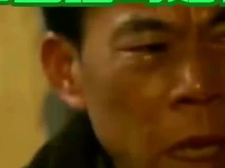 (二)李国强是一位50多岁的农民,此前一直单身,6年前在云南挖矿的时候,他认识了缅甸姑娘保小二。并来到缅甸保小二的娘家,成为了缅甸的上门女婿。在缅甸生活的3年时间里,李国强不仅跟岳父学会了种植甘蔗,保小二还为他生下了一儿一女,半百得子加上保小二勤劳体贴,李国强在缅甸的生活过得有声有色 。可是就在前一段时间,一场战争却改变了平静的生活,保小二所在的果敢地区,武装军队和缅甸政府军进行了内战,并且双方交战的阵地,就在保小二所在村子的两个山头。为了逃避战乱,李国强连甘蔗都来不及收割,就匆匆的将保小二以及儿女们都带回了国内,返回了湖南老家。就当李国强以为回国躲避战乱 恢复平静生活时,当地的派出所民警却找到了他! #感人故事 #乡村爱情故事 #纪实故事