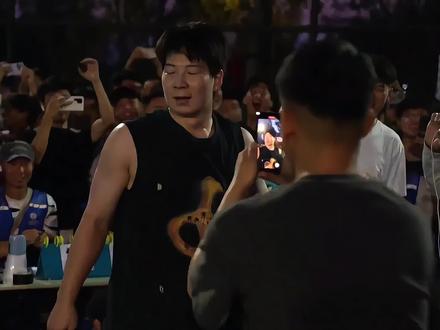 无兄弟、不篮球,刘守元郭昊用一场比赛,向我们说明了什么是超级草根,什么是兄弟篮球,如果换作刘守元赖益烨,能否战胜周锐和黄一鸣#篮球 #刘守元 #周锐 #篮球比赛 #超级草根