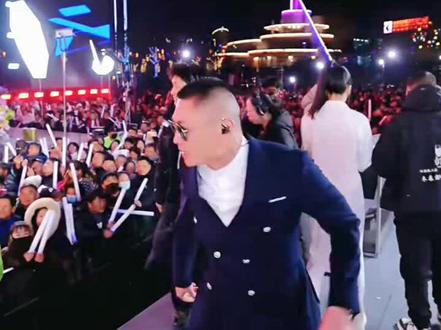 木森大舞台未央湖开场震撼#现场观众互动 #现场观众互动 #音乐现场 #音乐现场