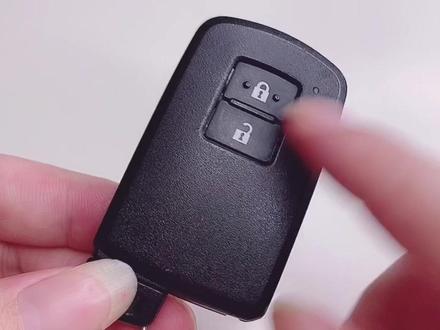 #配汽车遥控器钥匙 #配钥匙 更换电池?丰田霸道普拉多蓝德酷路泽遥控器更换电池、匹配车钥匙#dou是好车