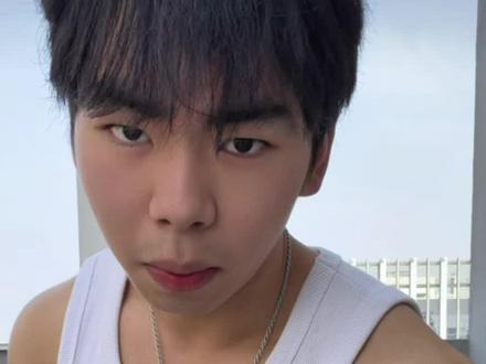 豆包打扮韩系帅哥,自信出门炸街
#豆包穿搭#韩系帅哥#豆包ai