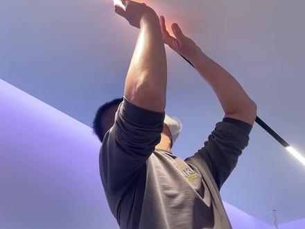 家人们!装修灯光真的太影响温馨感了!今天带你们看看我家无主灯设计里的 C 位磁吸轨道灯,如果你也在考虑提升家里的亮度,不妨试试磁吸轨道灯哦!我觉得它绝对会给你带来意想不到的惊喜!但需要注意木工阶段就要让师傅开槽预埋轨道,不然后期就安装不了哟。#磁吸轨道灯#无主灯设计#磁吸轨道灯搭配#灯光搭配#磁吸轨道灯灯光