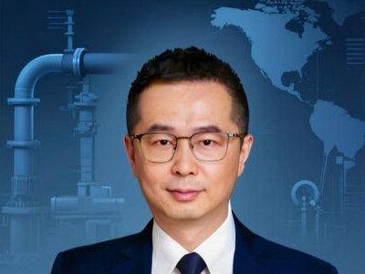 美伊战争再次证明了,中国能源战略高瞻远瞩 最近美伊战争一爆发,霍尔木兹海峡通行受影响,全球油价直接暴涨,全球的能源供应,一下子都紧张得不行。但大家发现一个问题没有,越是这个时候,越能看出咱们中国高层的战略眼光,真的太有远见了!因为过去二十多年,我们中国在能源上的战略布局,现在全派上用场了#经济 #财经 #石油 #伊朗