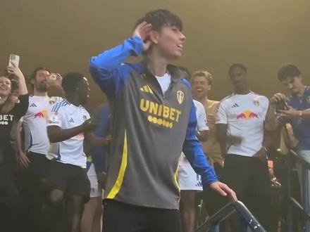 亚洲人还是内敛 #利兹联队#田中碧