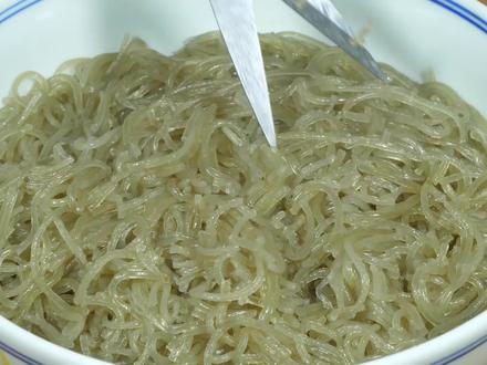 粉条里打入2个鸡蛋,真的是太好吃了,我家一周吃6次,营养又美味 #粉条 #美食教程 #鸡蛋 #美食