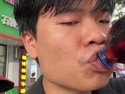 把陪伴我三四的年声卡给卖了,今天直接开启高端的消费,太爽了 #vlog十亿流量扶持计划