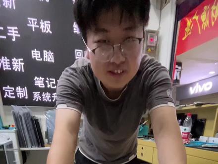 兄弟们官网买的60pro提前到货了。买的是75天预约申购。不到一个月就发货了。是不是说明华为货量充足啊#手机店日常 #mate60pro