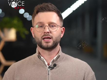 先声夺人 | 一个英国人眼中的斯塔默访华
时隔8年,英国首相再度踏上中国之行。国家主席习近平在北京会见来华访问的斯塔默,双方同意推动发展长期、稳定的全面战略伙伴关系,并在多个领域拓展合作。耐人寻味的,或许不只是合作本身,还有这次访问释放的信号。这是否意味着英国对华政策正在发生转向?出访背后,还藏着哪些关键信息?一起来听,一个英国人眼中的斯塔默中国行!