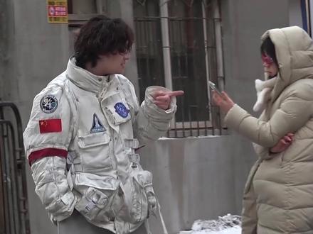 女生非要让我笑,一直逗我笑,不笑就凶我! #搞笑 #剧情 #反转