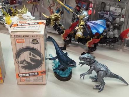 布鲁可侏罗纪自然集第2弹,大隐藏! 布鲁可重返侏罗纪第2弹!
布鲁可侏罗纪自然集第2弹!
大隐藏暴虐霸王龙,摇盒空,正常打盒,打包湿干,重量43.3/43.4左右!
大隐藏沧龙,摇盒满,不打盒,无干燥剂,43.2左右!
#布鲁可 #布鲁可积木 #布鲁可积木人 #布鲁可侏罗纪 #恐龙