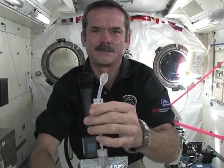 航天员的一天是怎么度过的,他们怎么刷牙吃饭?#航天 #宇航员 #空间站 #航天员