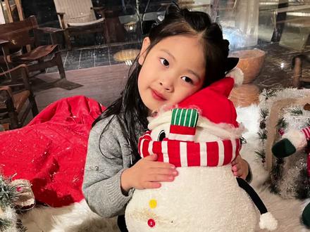 节日氛围感披肩发,圣诞,元旦一定要安排!可亲子同款~#编发简单易学 #扎发教程 #编发教程 #手残党也能学会的发型 #圣诞节