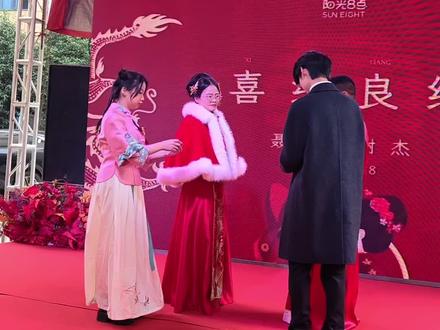 #婚戒在 指,爱意在心,从此三餐四季,岁岁与共@DOU+小助手