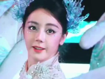 央视春晚宜宾分会场,#迪丽热巴 化身海豚公主