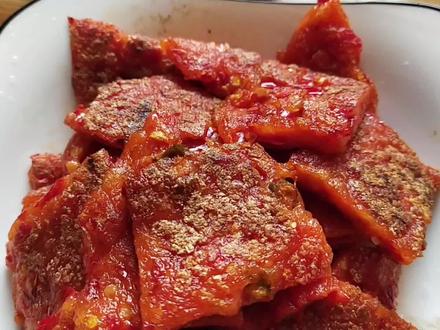 用今年新做的剁辣椒和糯米粉,做一道小时候的美食,酸辣糯米粑。