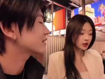 恋雪纪1有望看到了天池,而恋雪纪2看到绝望。
女主是真熏儿,而男主不是真萧炎。京P88888一出,这段爱情就画上句号了。#恋雪纪