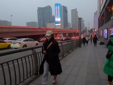 如何在扫街时收获一些街头人像?第一视角扫街系列
#摄影 #摄影教程 #取景器里的世界 #扫街