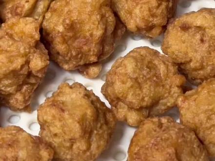 跟着这个步骤新手小白也能炸出好吃的肉丸子,快收藏起来,过年的时候用吧!#真实生活分享官 #炸丸子 #日常分享 #真实生活分享计划 #在家做美食