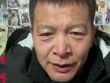 夏天走了#西北刀客夏天在汪星没有病痛,没有犬瘟热的折磨,你可以尽情地跑,大口地吃,做一只最无忧无虑、最快乐的小狗。去找连杆哥哥,你们在那边要互相陪伴,继续做彼此最亲的伙伴。夏天,晚安,我们会永远想念你,长眠的是你的身影,长存的是我们对你的爱。愿汪星四季如春,快乐无忧。再见了,我们的小英雄夏天,我们永远爱你。2026年1月31日19:30分 #犬瘟热 #狗狗 #西北刀客 @西北刀客-公益护农 @西北刀客-吴队 @西北刀客-机油手 @西北刀客-徐晒晒 @西北刀客摄影-李