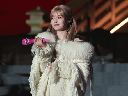 黄霄雲在都匀公益音乐会回应“牛逼”梗爆火 #黄霄雲 #黄霄雲演唱会 #都匀秦汉影视城