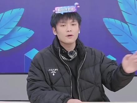 #疯狂小杨哥 回应“杨爸不雅视频”:误发至“兄弟群”,已经报案处理。#遵纪守法