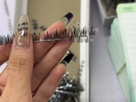 假睫毛的生产过程 大揭秘~
是你的漂亮睫毛#假睫毛 #睫毛工厂