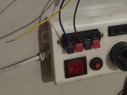 最近有客户说平板灯为什么关了开关还一直闪烁!特此告示如下!