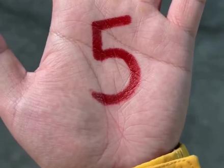 小飞在level1.2给大家点一首花海 女神节快乐呦 #梦核#后室#AI创作浪潮计划#青年创作者成长计划#vlog