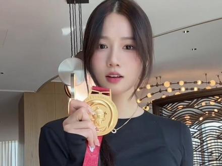 邵雨琪:颜值实力双在线的清华学霸 #邵雨琪 #田径 #跳高 #体坛人物