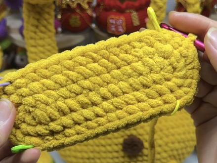 儿童版长颈鹿包1 #非遗文化手工制作 #钩针教程 #儿童包包 #踏春赏花