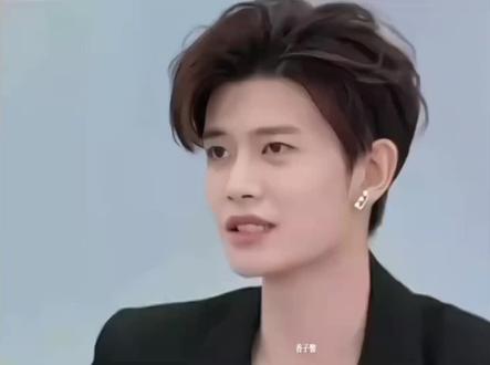 #凤凰台上 终于明白为什么萧焕的底色是孤独的了。