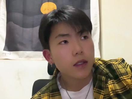 满天星星的夜,一个望着天空的少年,取个名字叫《思念》