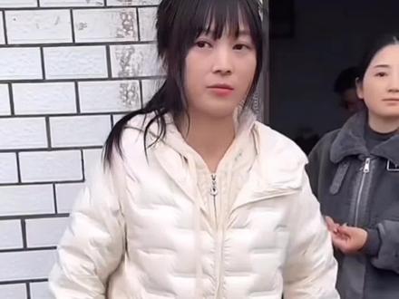 呆呆妹请大家去吃刨猪汤把我们同村带火了🔥开心哒,欢迎大家去我们重庆合川旅游和品尝美食👏👏#合川呆呆 #合川旅游 #刨猪汤必须要有气氛 #开心一刻