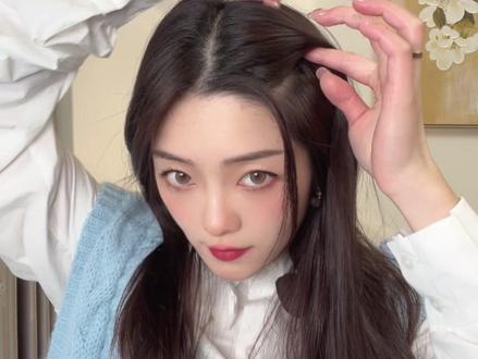 开学季发型分享,春日出游超好看的蓬松甜美披肩发,手残党进来学 #好看的编头发教程 #创作者中心 #创作灵感 #开学发型 #甜美女孩