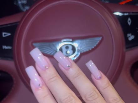 美甲vlog*| 💰780的欧美方形纯色甲值吗?
#美甲 #辣妹 #欧美风 #美甲vlog #氛围感