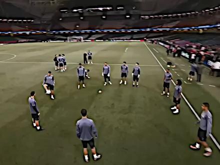 巅峰皇马
#皇马 #现在的皇马阵容 皇马2比4本菲卡