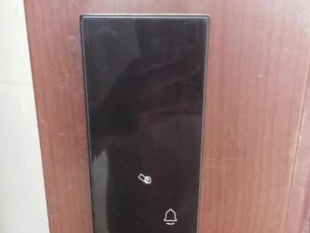 简单换下智能门锁电池,很简单的!#智能门锁 #更换电池