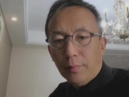 全国各地大中城市纷纷取消跨年庆祝活动,为何一向审慎的南京,此次手笔如此之大?新街口玄武湖牛首山江北北岸乃至各大商圈都有丰富多彩的跨年活动。这背后是什么原因呢#南京#跨年#2026#跨年活动取消#新街口