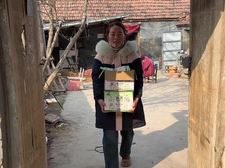 马上就要过年了接到商家通知5号快递停运,家里有孩子上学的小宝宝的就用上皂粉污渍轻松解决,如果效果不好不会一直在卖。#自用好物#洗衣服好帮手#洗的真干净